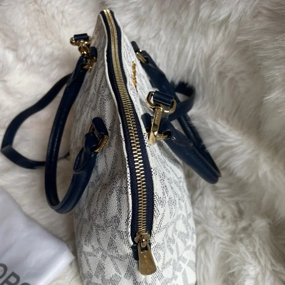 Michael Kors Cindy Medium Dome Satchel - Picture 3 of 10